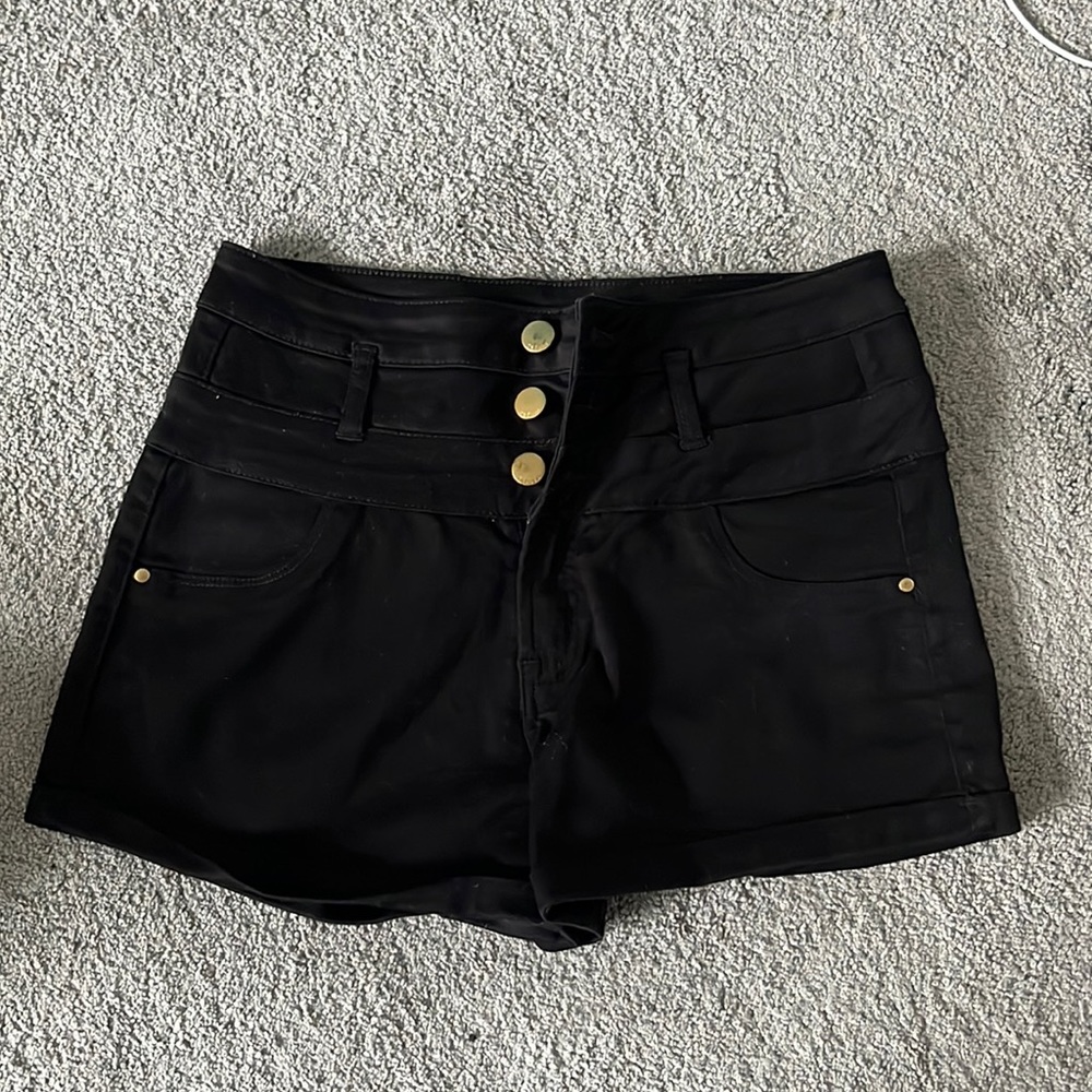 Refuge black shorts~ size 4